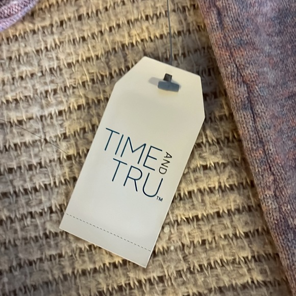 NWT Women’s Sweater - Picture 9 of 9